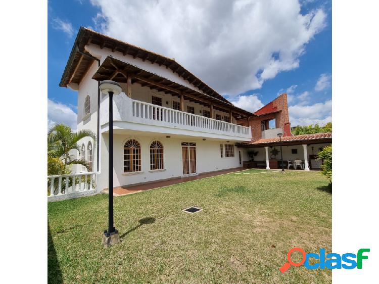 Casa en Venta En La Urbanización La Tahona 4H+S/3B+S/4P