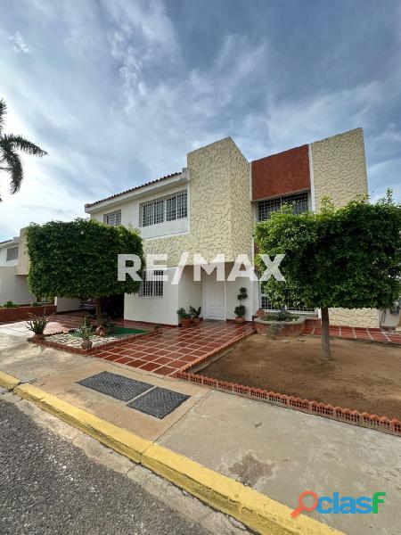 Casa en Venta. Resid. Los Naranjos. Remax Millenium