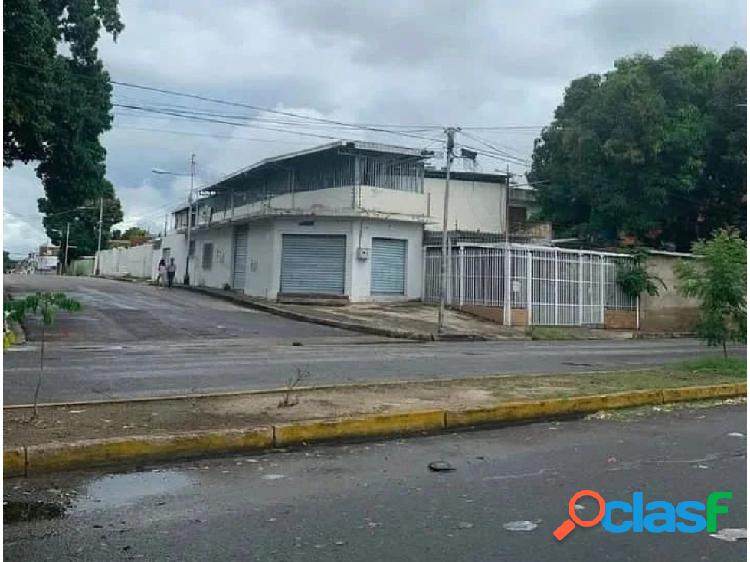 Casa en Venta, Uso Residencial y Comercial Av. Ppal de