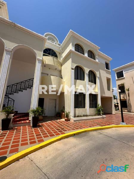 Casa en Venta. Villa Canarias. Remax Millenium