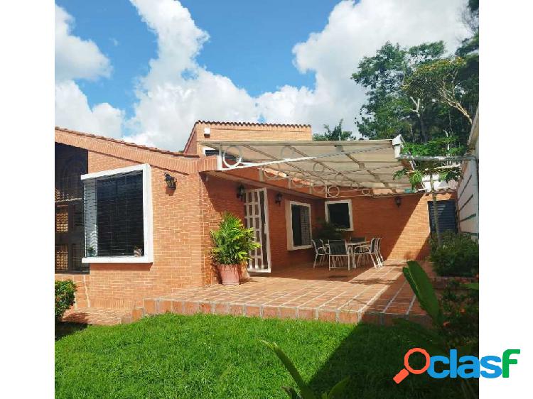 Casa en venta en Altos de Guataparo. Con planta eléctrica