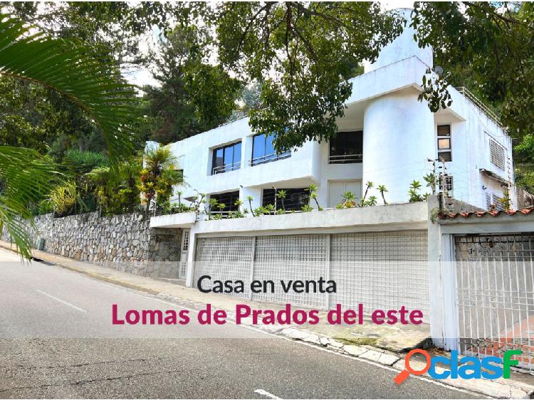 Casa en venta en Lomas de Prados del este con piscina y