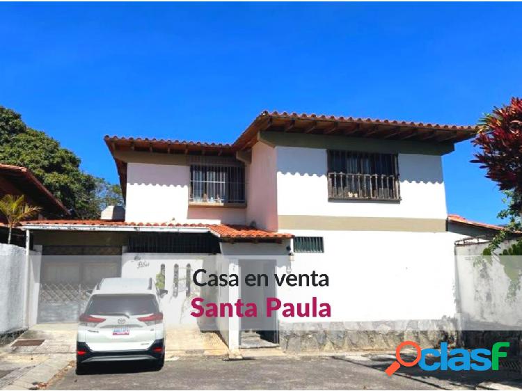 Casa en venta en Santa Paula con terraza y espectaculares