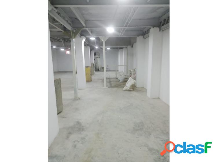 EDIFICIO DE 4 PISOS EN VENTA URBANIZACION EL RECREO 600 m2