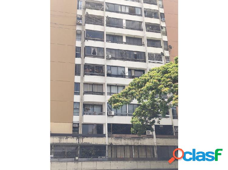 EN VENTA APARTAMENTO EL PARAISO URB. LAS FUENTES