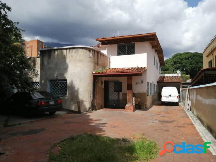 EN VENTA CASA COMERCIAL EN LOS PALOS GRANDES (CHACAO)