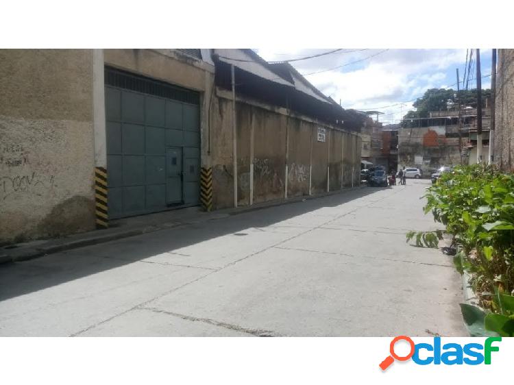 EN VENTA GALPON INDUSTRIAL de 1.103m2 Ubicado en CATIA, ZONA