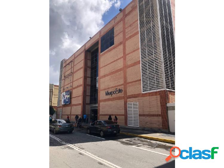 EN VENTA LOCAL COMERCIAL EN CHACAO