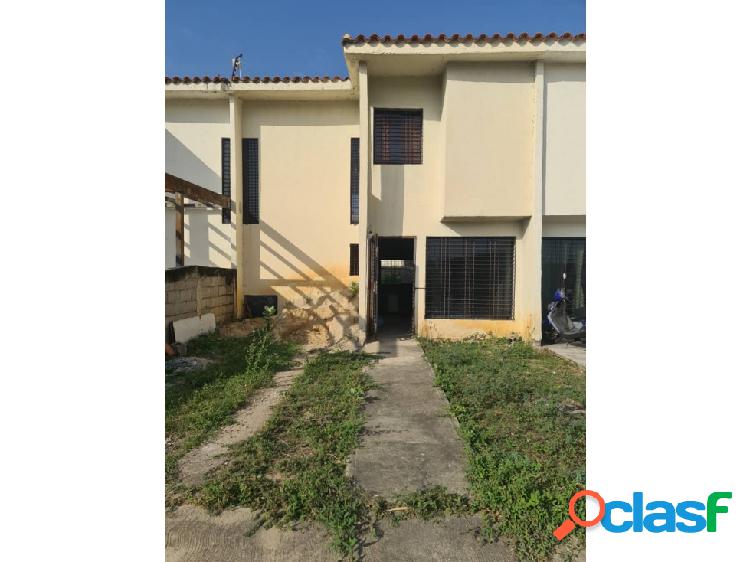 EN VENTA TOWN HOUSE AGUAMARINA CIUDAD ALIANZA 43-13