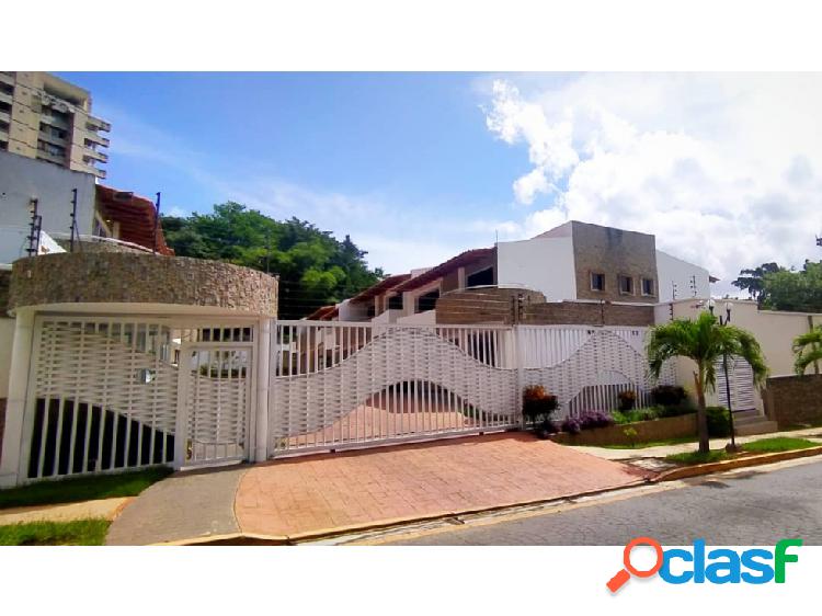 EN VENTA TOWNHOUSE RES. MARABAT EN LAS 4 AVENIDAS PREBO