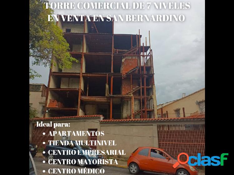 Edificio en obra gris "Centro Ejecutivo" en San Bernardino