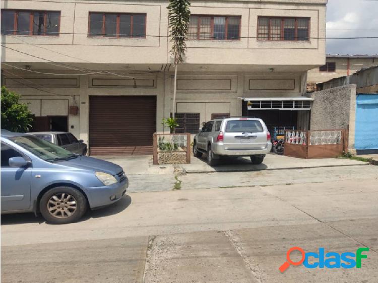 Edificio en venta en San Blas VM-7205336