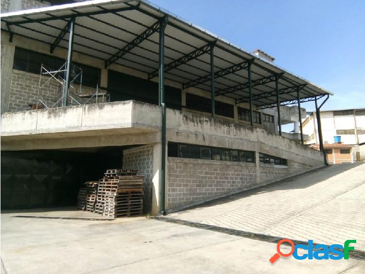 Edificio en venta ubicado en zona industrial de Carrizal SA