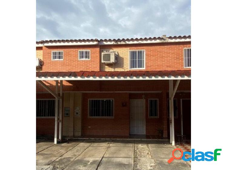 En Venta Townhouse en Venta Villa Corina en San Diego