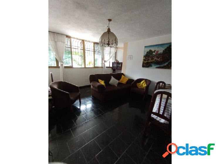 En venta Apartamento en la Ud2 Caricuao parte baja