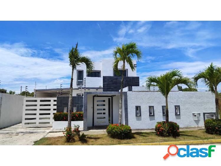 En venta casa 250m2 Puerto Encantado Higuerote 9228