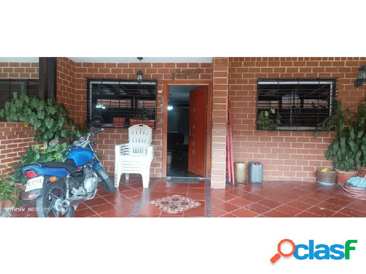 En venta casa en Villas del Este