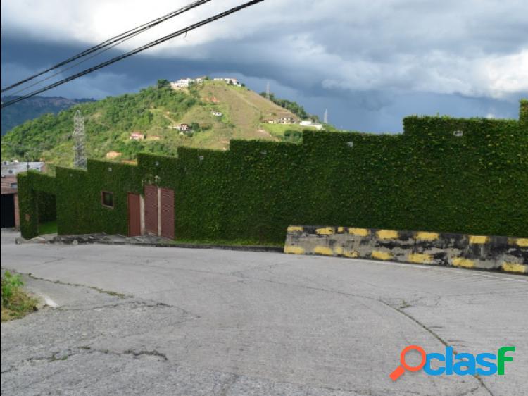 En venta excelente Terreno de 890mts2 en Colinas de la