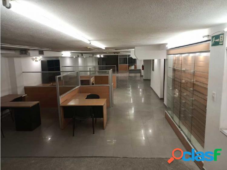 En venta local comercial cerca del metro de chacao 326m2