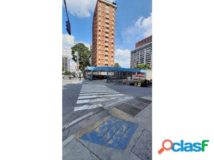 Galpón / Local en venta - Av. Libertador