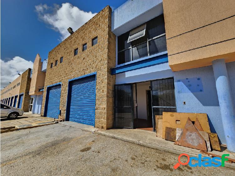 Galpón con Depósito en Venta en Porlamar