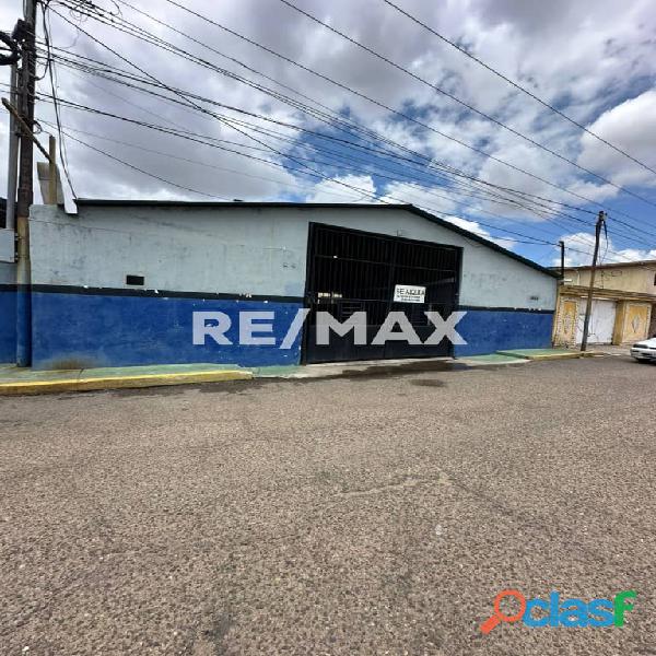 Galpón en Alquiler. Zona Oeste. Remax Millenium