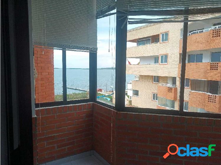 HERMOSO APARTAMENTO EN CHICHIRIVICHE. PLAYA SUR. PLANTA 100%