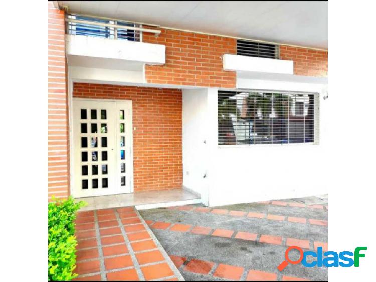 HERMOSO TOWN HOUSE EN VENTA MAÑONGO VALENCIA TOTALMENTE