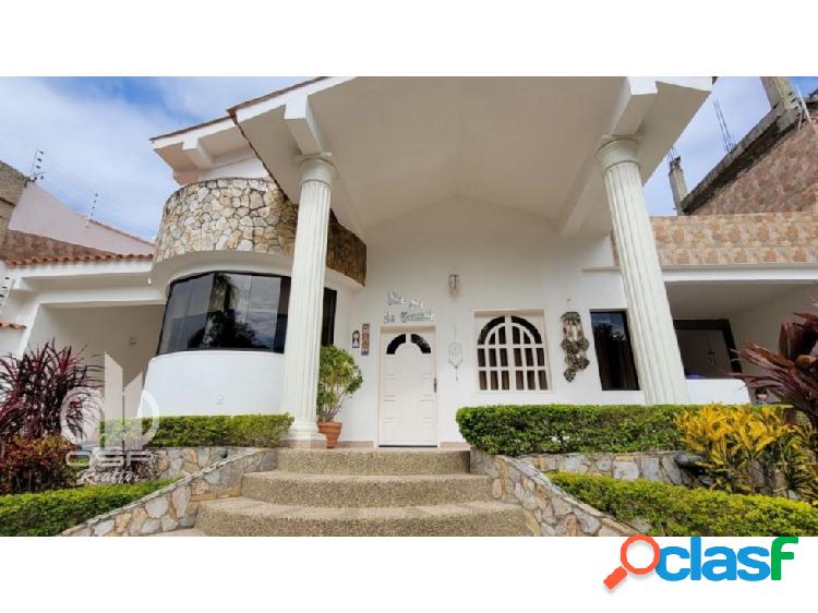 Hermosa Casa en Venta en Urb. Pasó Real. Charallave. Con