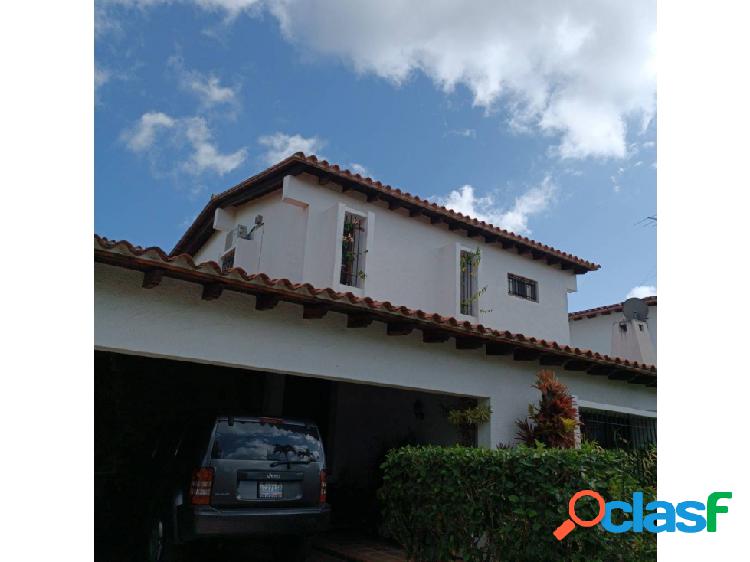 Hermosa Casa ubicada en Lomas de La Lagunita, Hatillo