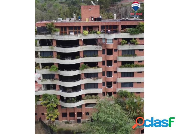 Hermoso apartamento tipo casa en colinas de tamanaco 400m2