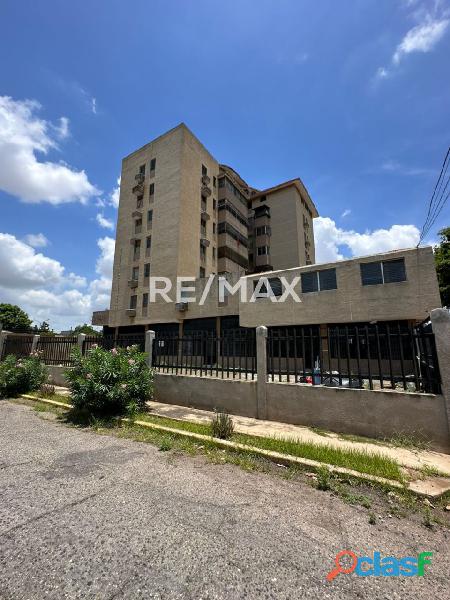 Local Comercial/Alquiler/Limpia Remax Millenium..