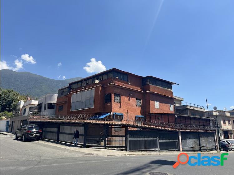 Local/casa Comercial a pie de calle Los Cedros 400 M2