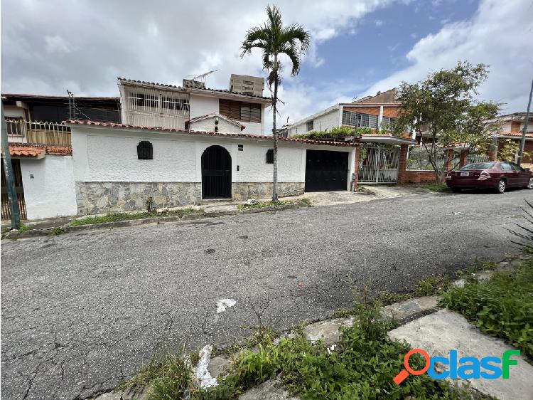 Marqués Casa en Venta en calle cerrada con vigilancia