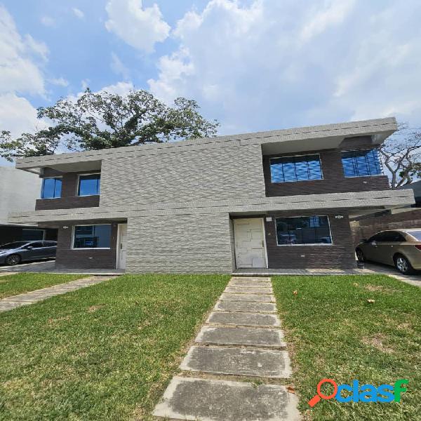 OFRECE EN VENTA Town House con Pozo y Planta 100% en el