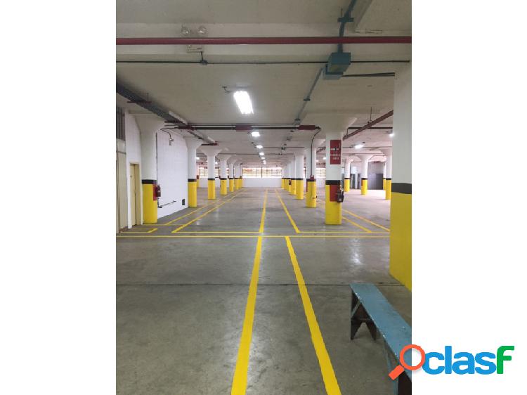 Piso Industrial en Venta - Caricuao