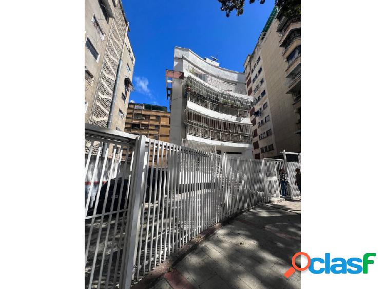 SE OFRECE EN ALQUILER APARTAMENTO EN BELLO MONTE