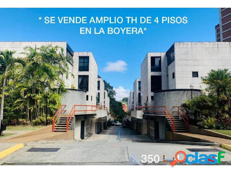 SE VENDE AMPLIO TH DE 4 PISOS EN LA BOYERA