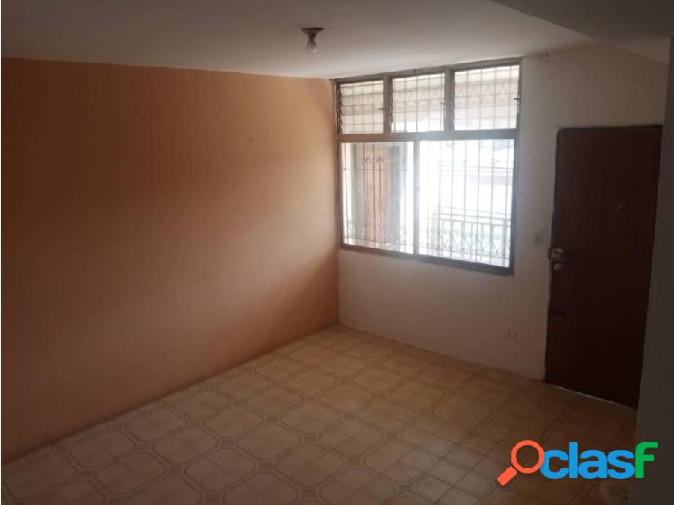 SE VENDE APARTAMENTO EN CALLE ECUADOR VE10-069CE-JGUT