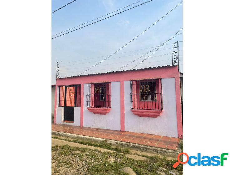 SE VENDE CASA EN LA URB. LOS COCOS VE-08