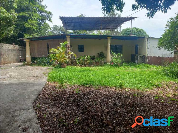 SE VENDE CASA FAMILIAR CERCA DEL TERMINAL DE SAN JUAN DE LOS