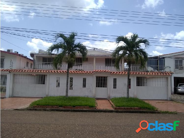 SE VENDE CASA QUINTA EN LA FLORESTA VE01-0870LF-RL