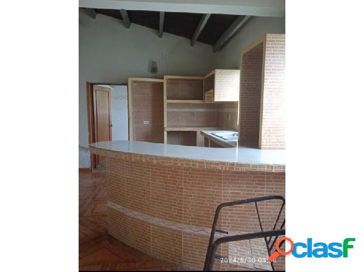 SE VENDE CASA VÍA LA PICA - VE09-0014ZO-AMAZ