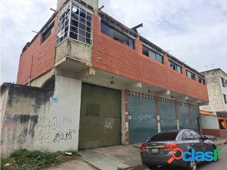 SE VENDE GALPÓN UBICADO EN GUACRA D13-08