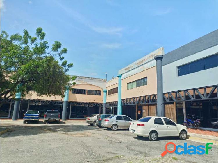 SE VENDE LOCAL EN LA ZONA INDUSTRIAL VALENCIA