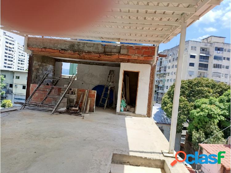 Se Alquila Terraza techada de 90 m2 en Edificio Comercial