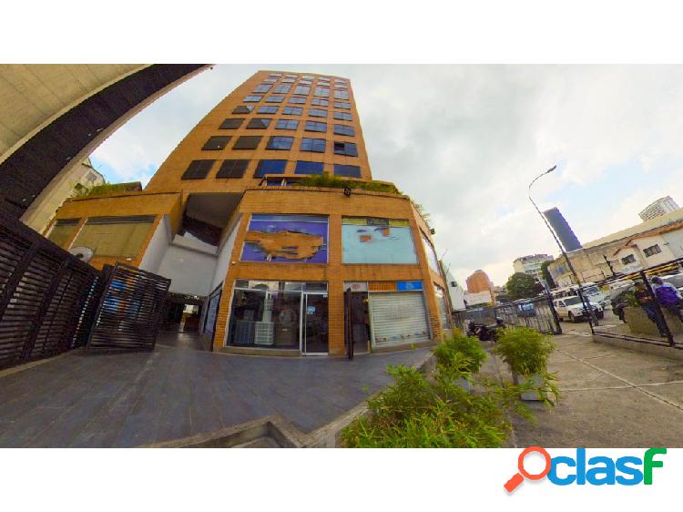 Se VENDE Local Comercial de 60,95 M2 al Pie de Calle en El