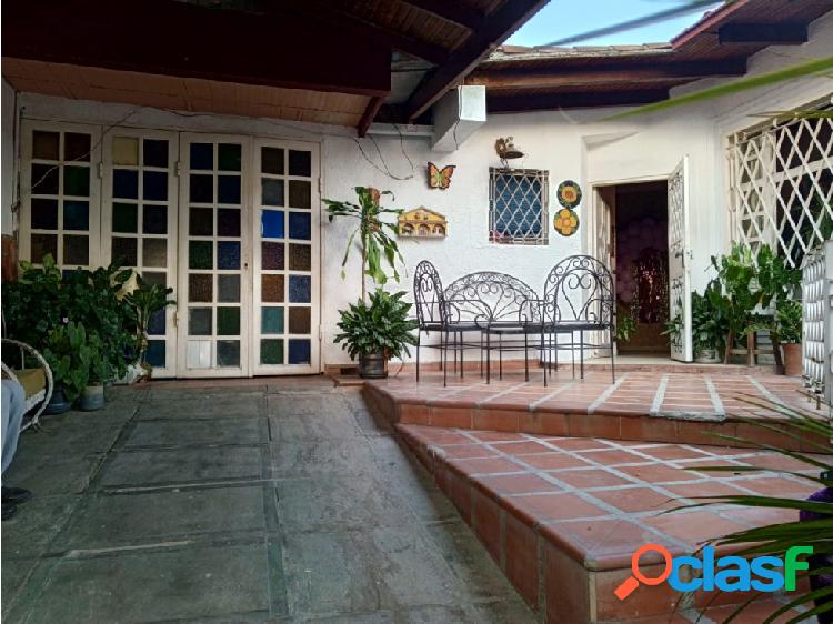 Se Vende Casa 284m2 4h/3b/1p Colinas Santa Rosa Charallave