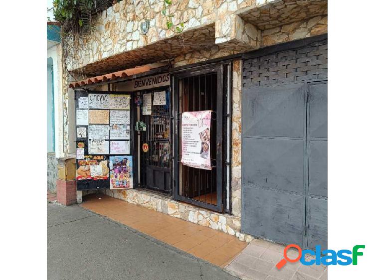 Se Vende Casa Comercial en la Calle Sucre