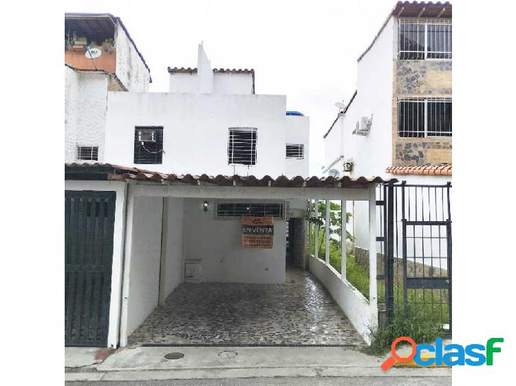 Se Vende Casa-Quinta en la Urbanización Altos de Copacabana